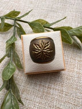 SZ 7 | Vintage Chunky Brass Ring with Whimsy Floral Engravings